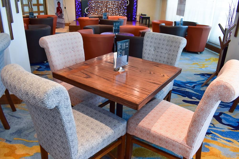 גואדלחארה Hotel Portobelo מראה חיצוני תמונה