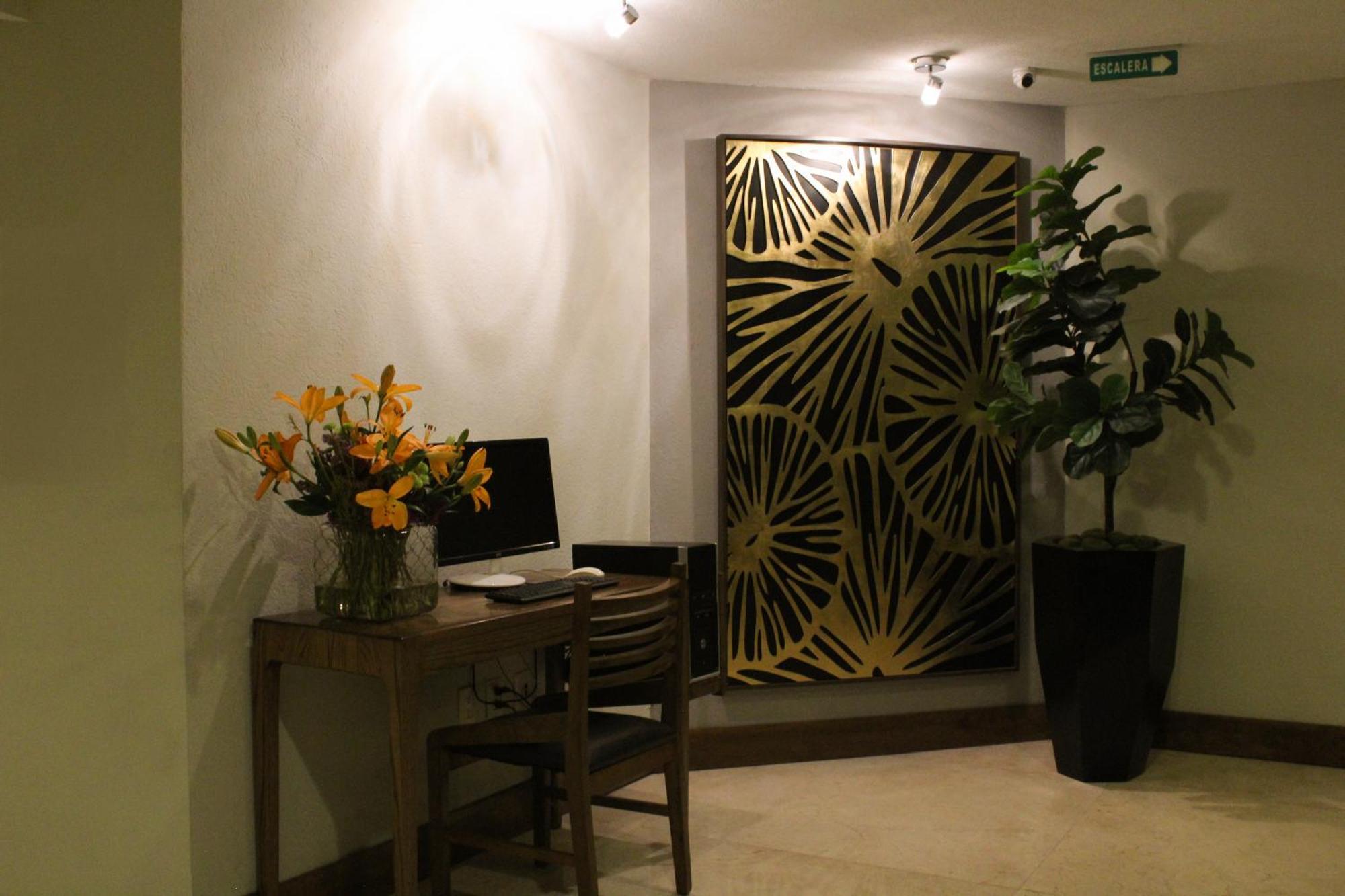 גואדלחארה Hotel Portobelo מראה חיצוני תמונה