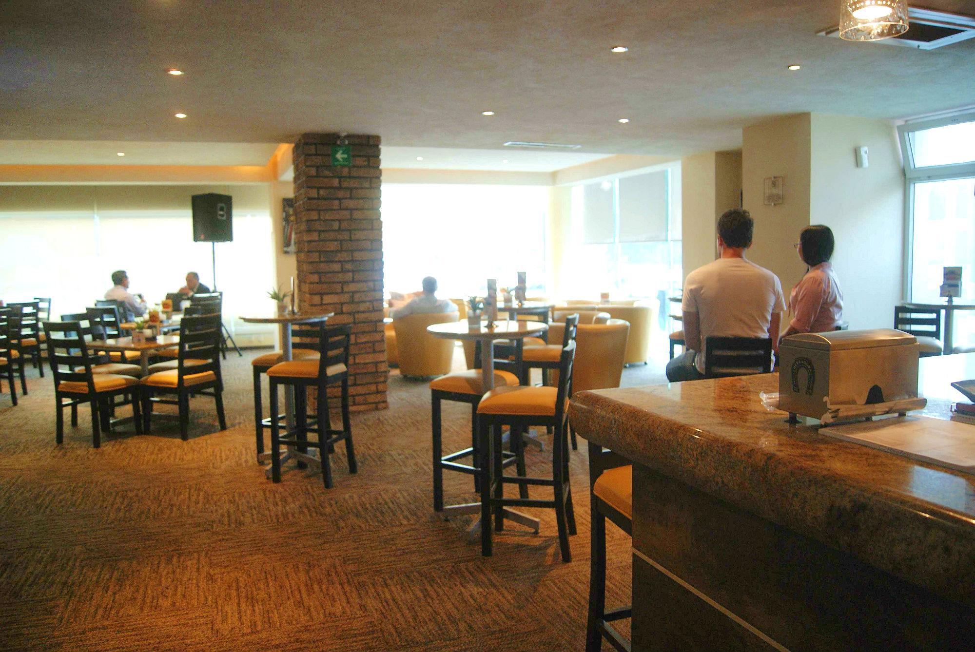 גואדלחארה Hotel Portobelo מראה חיצוני תמונה