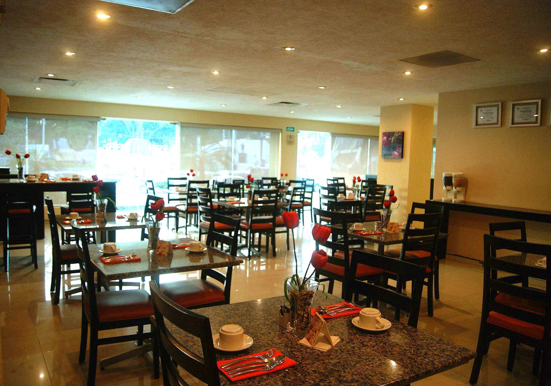 גואדלחארה Hotel Portobelo מראה חיצוני תמונה